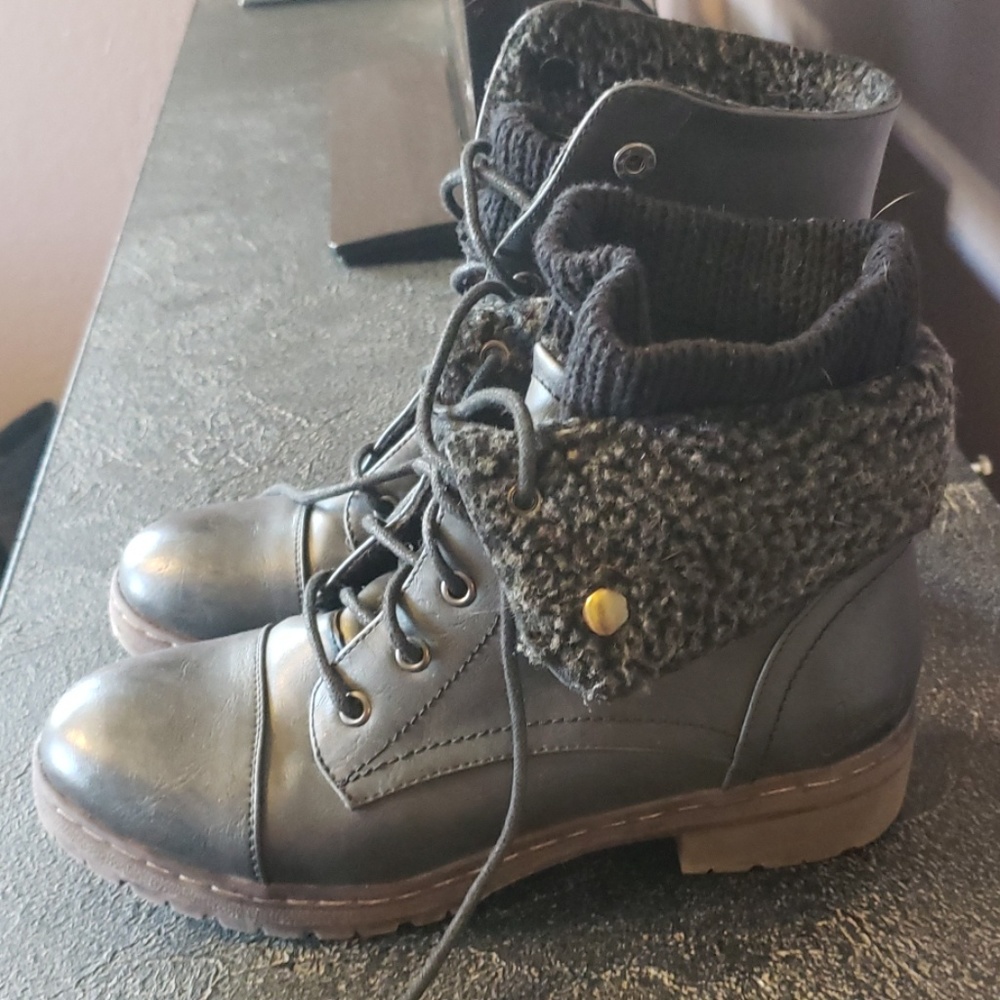 Boots - Picture 2 of 3